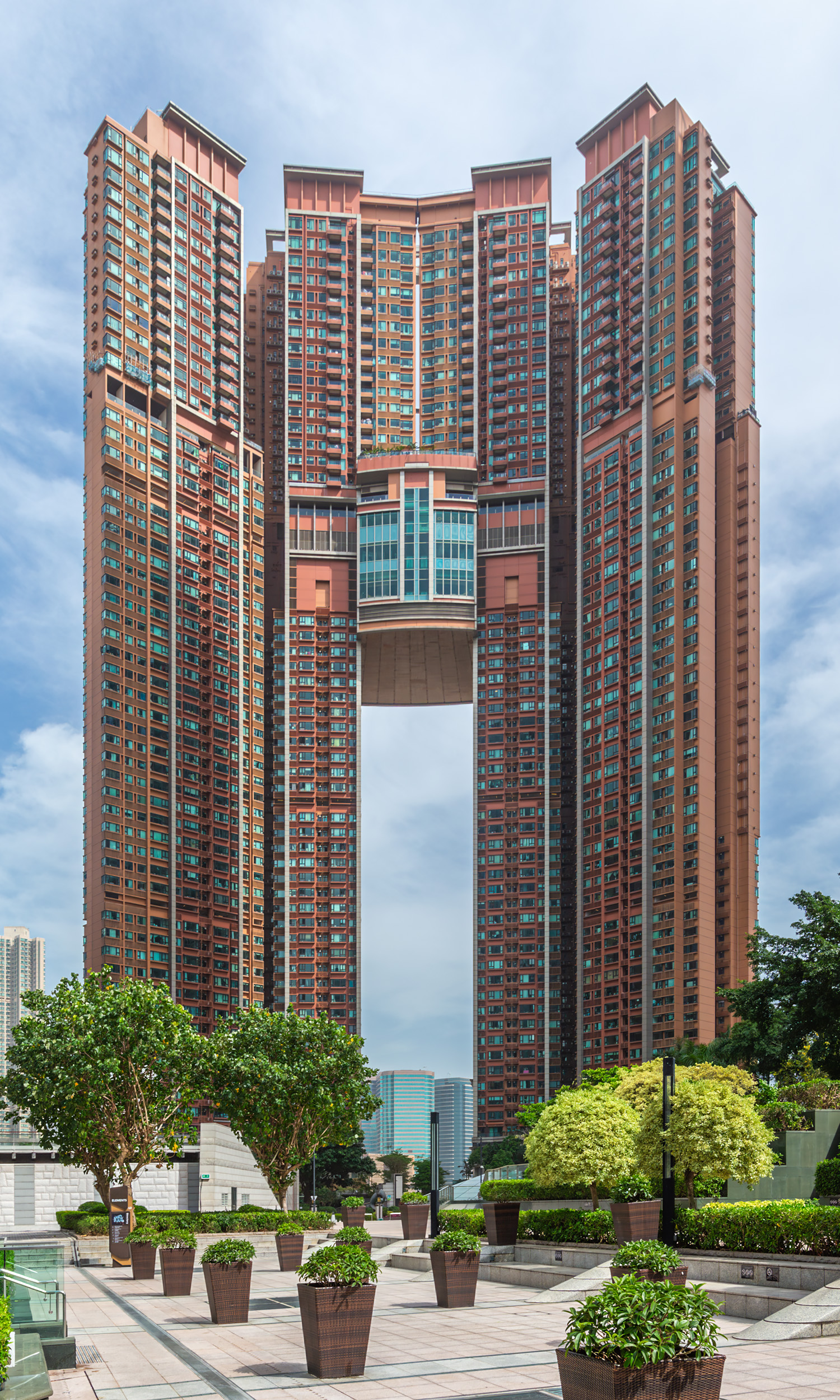 The Arch, Hong Kong - View from the rooftop park. © Mathias Beinling
